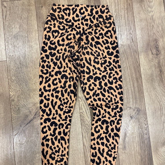 Balance athletics cheetah leggings - Picture 1 of 4